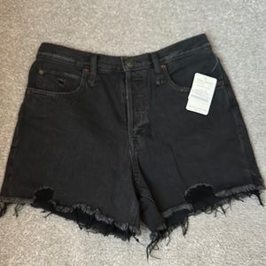 Free people washed black size 29 makai cut off short